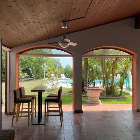 Villa Private Multi-family With Pool And Garden