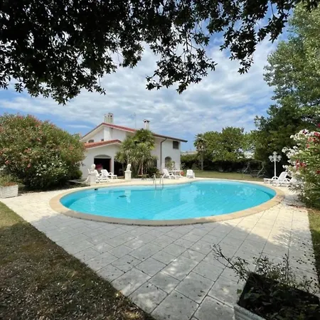 Private Multi-family With Pool And Garden Villa