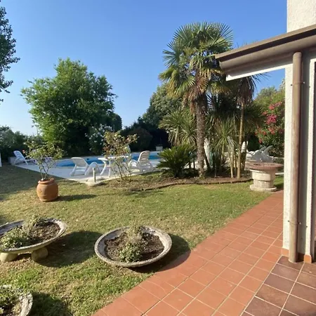 Villa Private Multi-family With Pool And Garden *